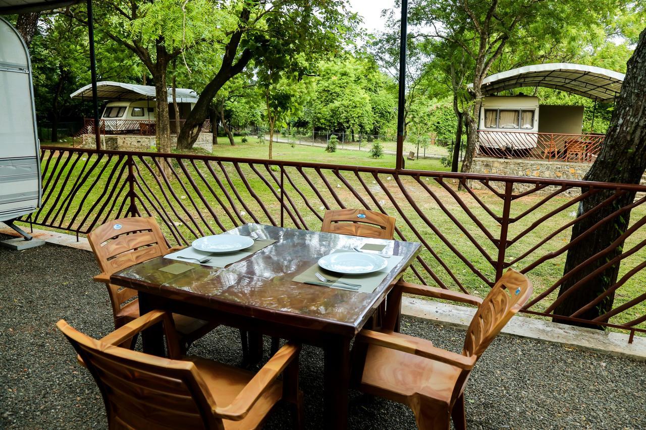 Malwathu Oya Caravan Park Bed & Breakfast Anuradhapura Eksteriør bilde