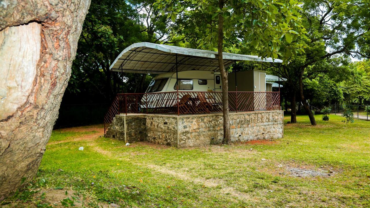 Malwathu Oya Caravan Park Bed & Breakfast Anuradhapura Eksteriør bilde