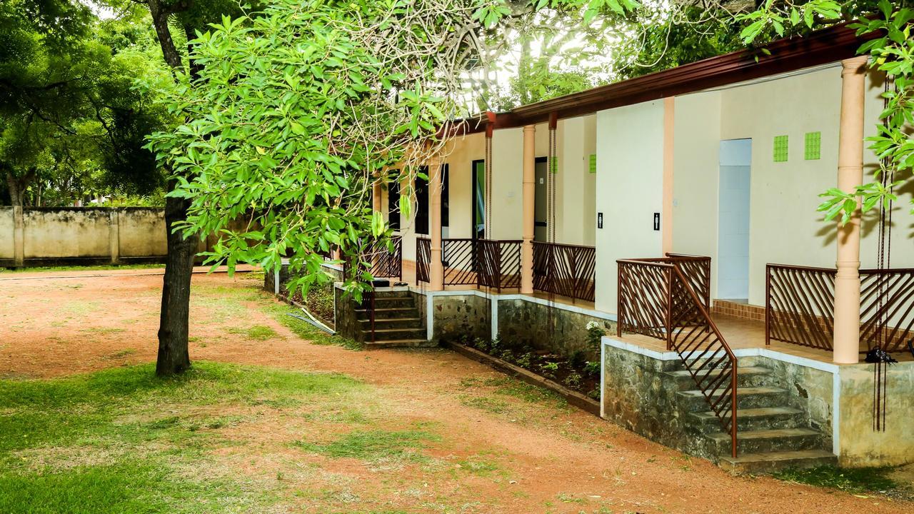 Malwathu Oya Caravan Park Bed & Breakfast Anuradhapura Eksteriør bilde