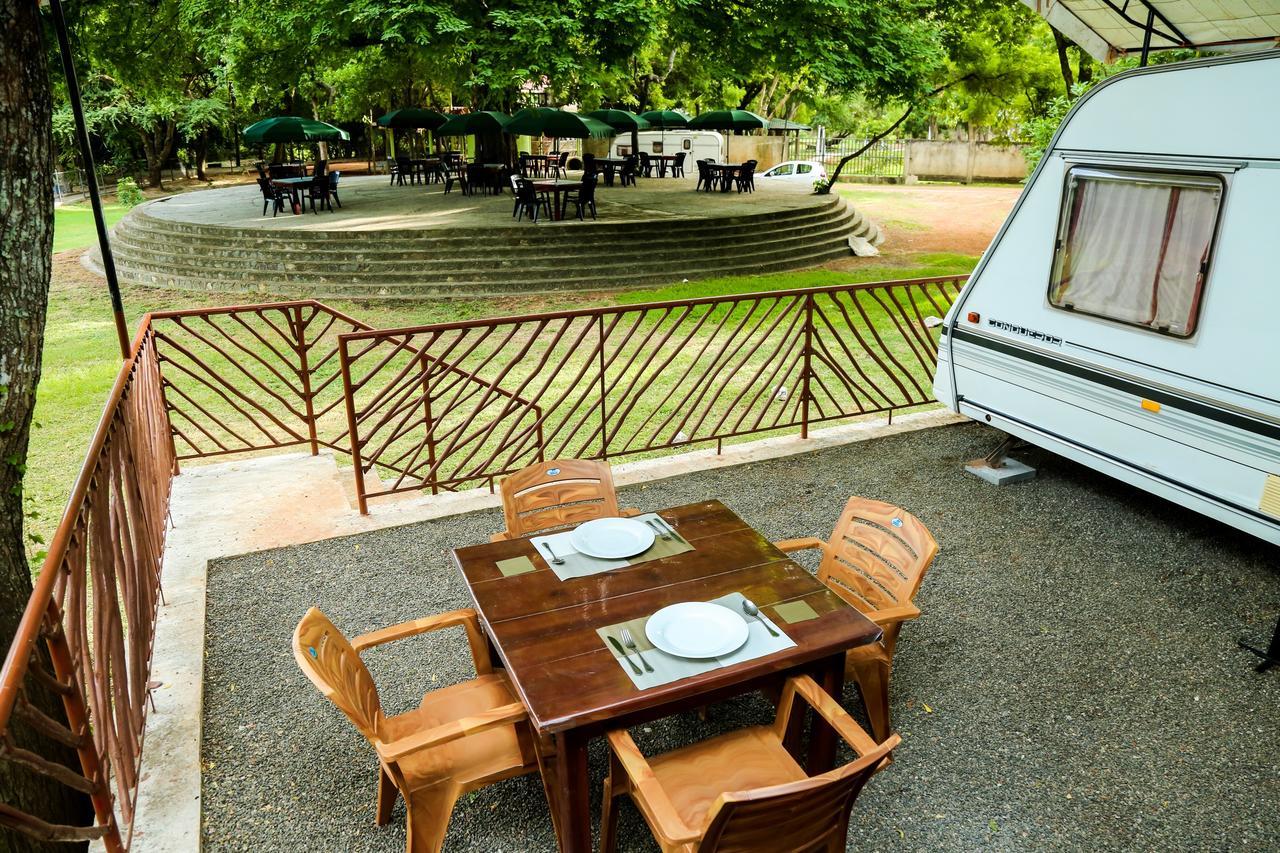 Malwathu Oya Caravan Park Bed & Breakfast Anuradhapura Eksteriør bilde