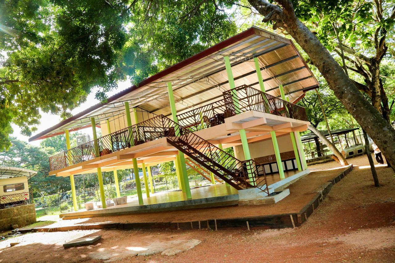 Malwathu Oya Caravan Park Bed & Breakfast Anuradhapura Eksteriør bilde
