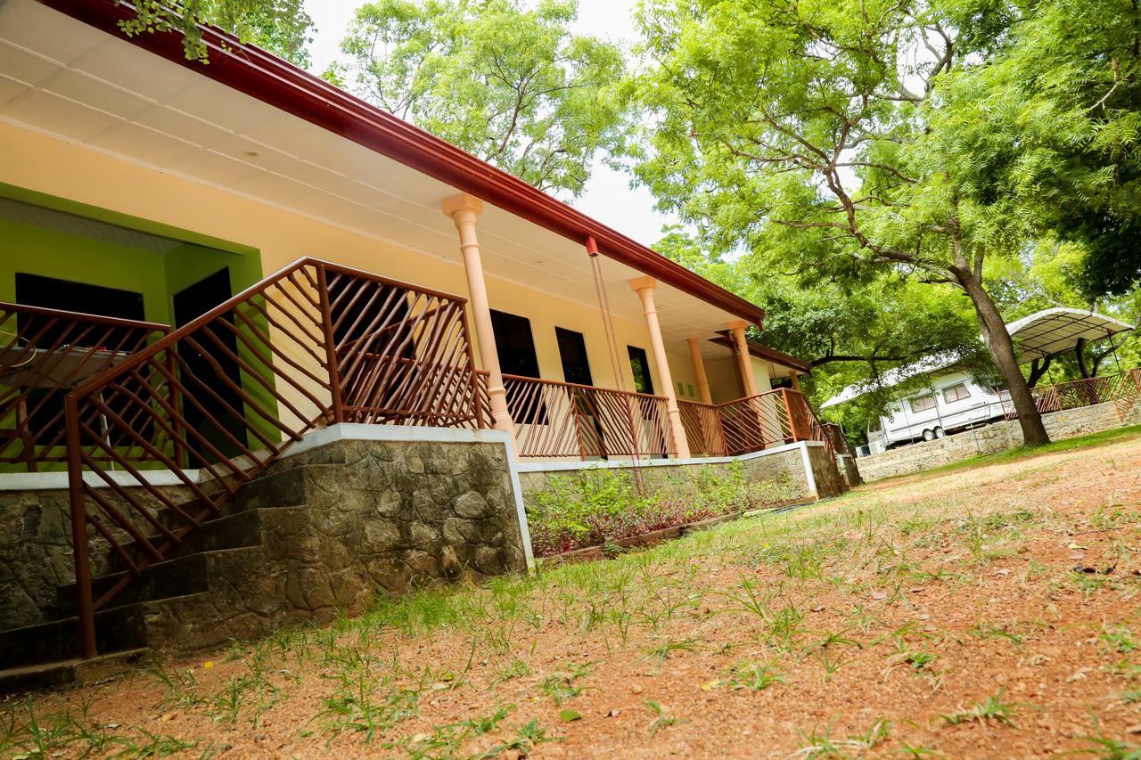 Malwathu Oya Caravan Park Bed & Breakfast Anuradhapura Eksteriør bilde