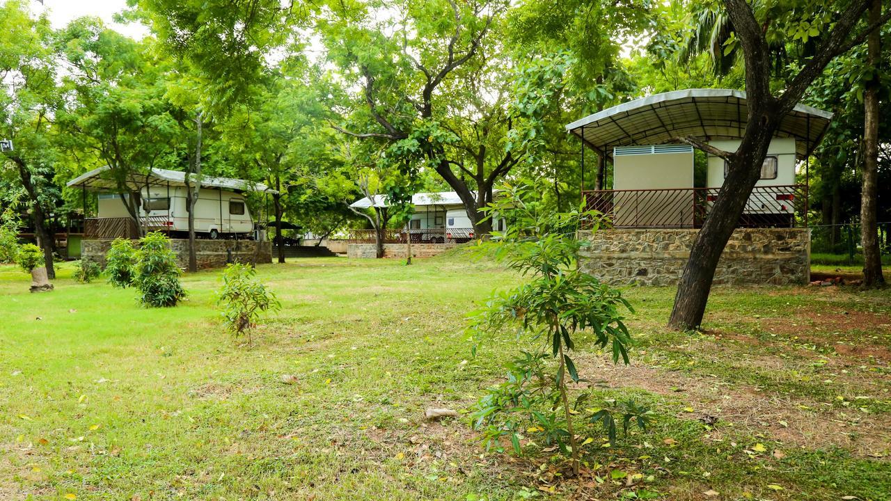 Malwathu Oya Caravan Park Bed & Breakfast Anuradhapura Eksteriør bilde