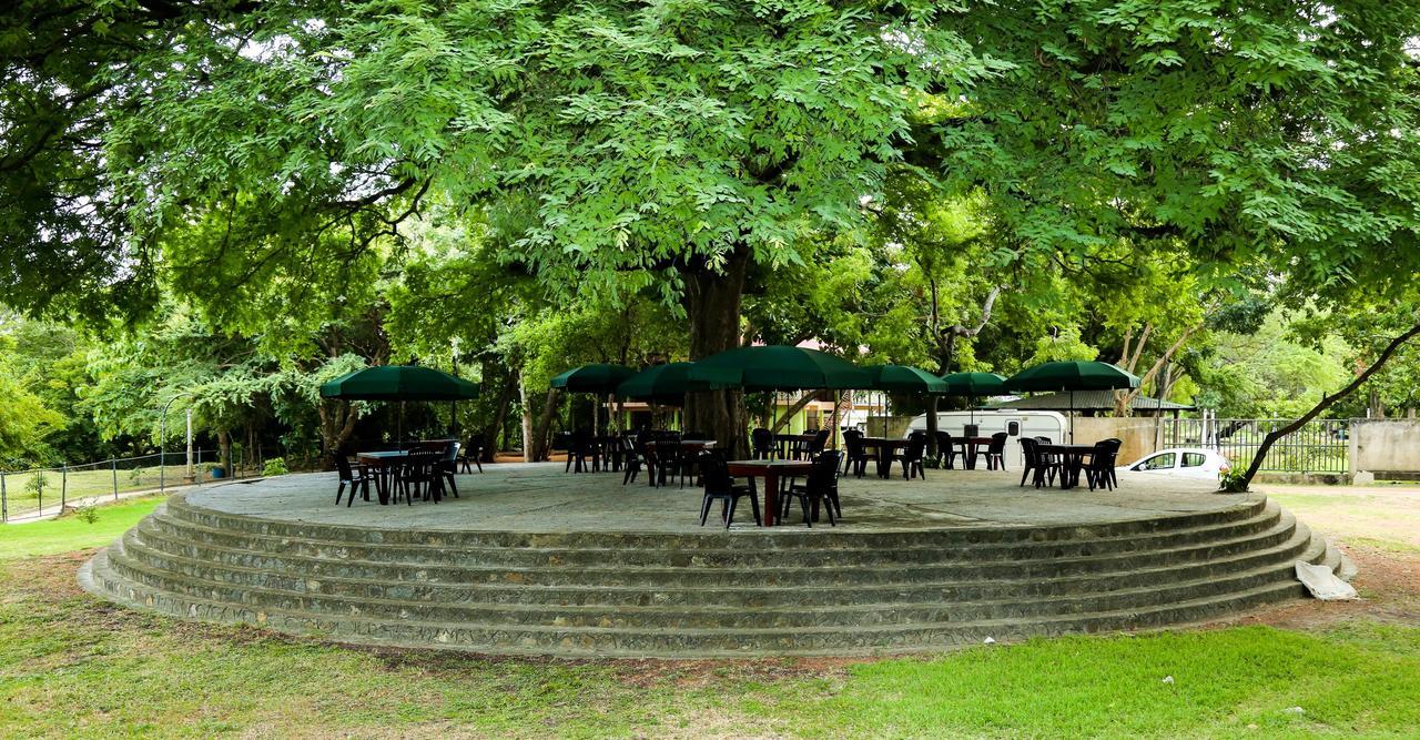 Malwathu Oya Caravan Park Bed & Breakfast Anuradhapura Eksteriør bilde