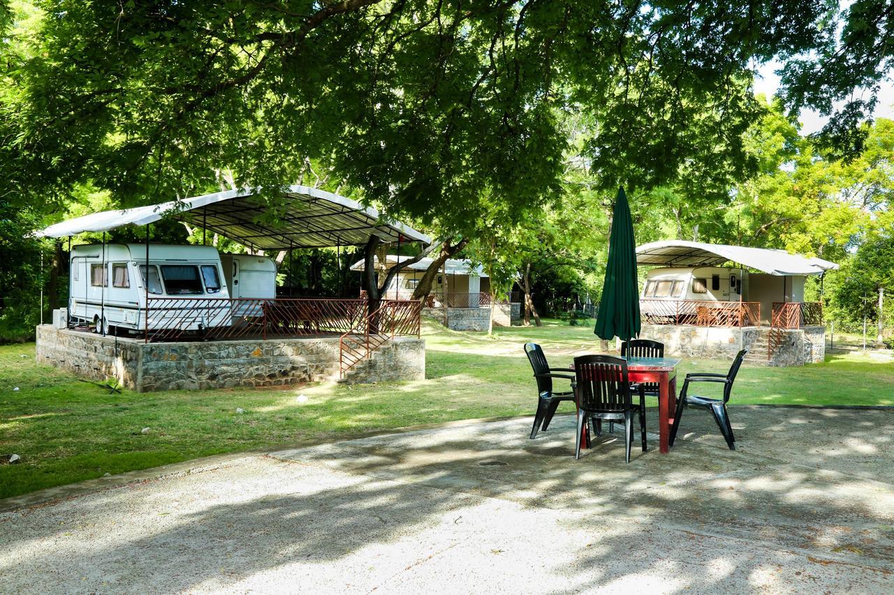 Malwathu Oya Caravan Park Bed & Breakfast Anuradhapura Eksteriør bilde